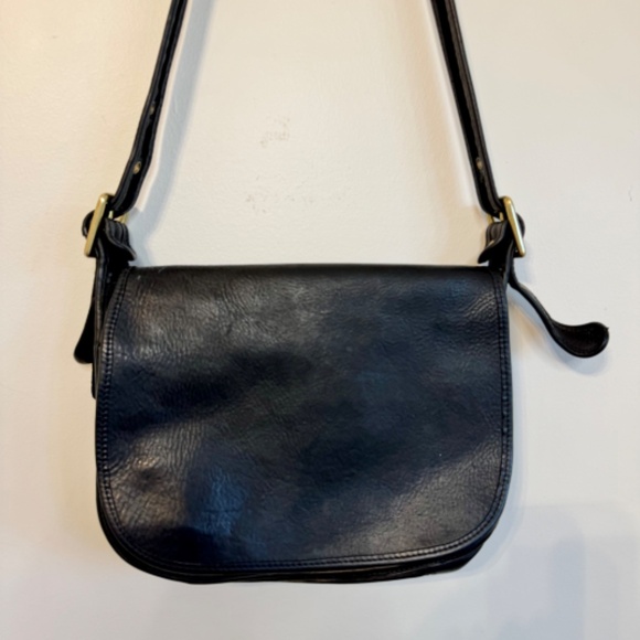 Vintage 1990s Black Leather Patricia's Legacy Coach Saddle Style Shoulder Bag - Picture 6 of 15